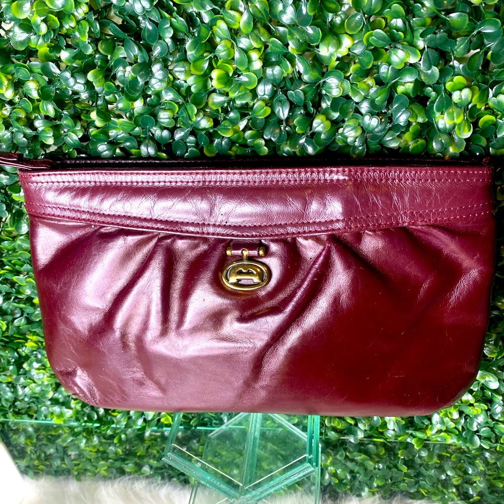 Etienne Aigner vintage  Burgundy leather clutch wristlet bag
